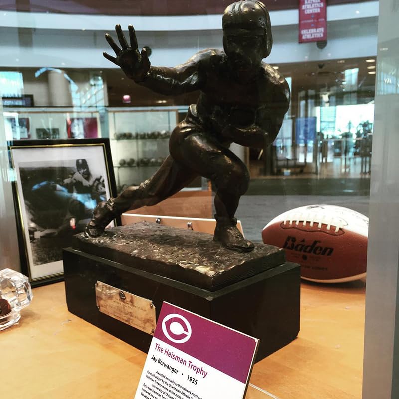 Trofeo Heisman de resina personalizado con acabado artesanal 3