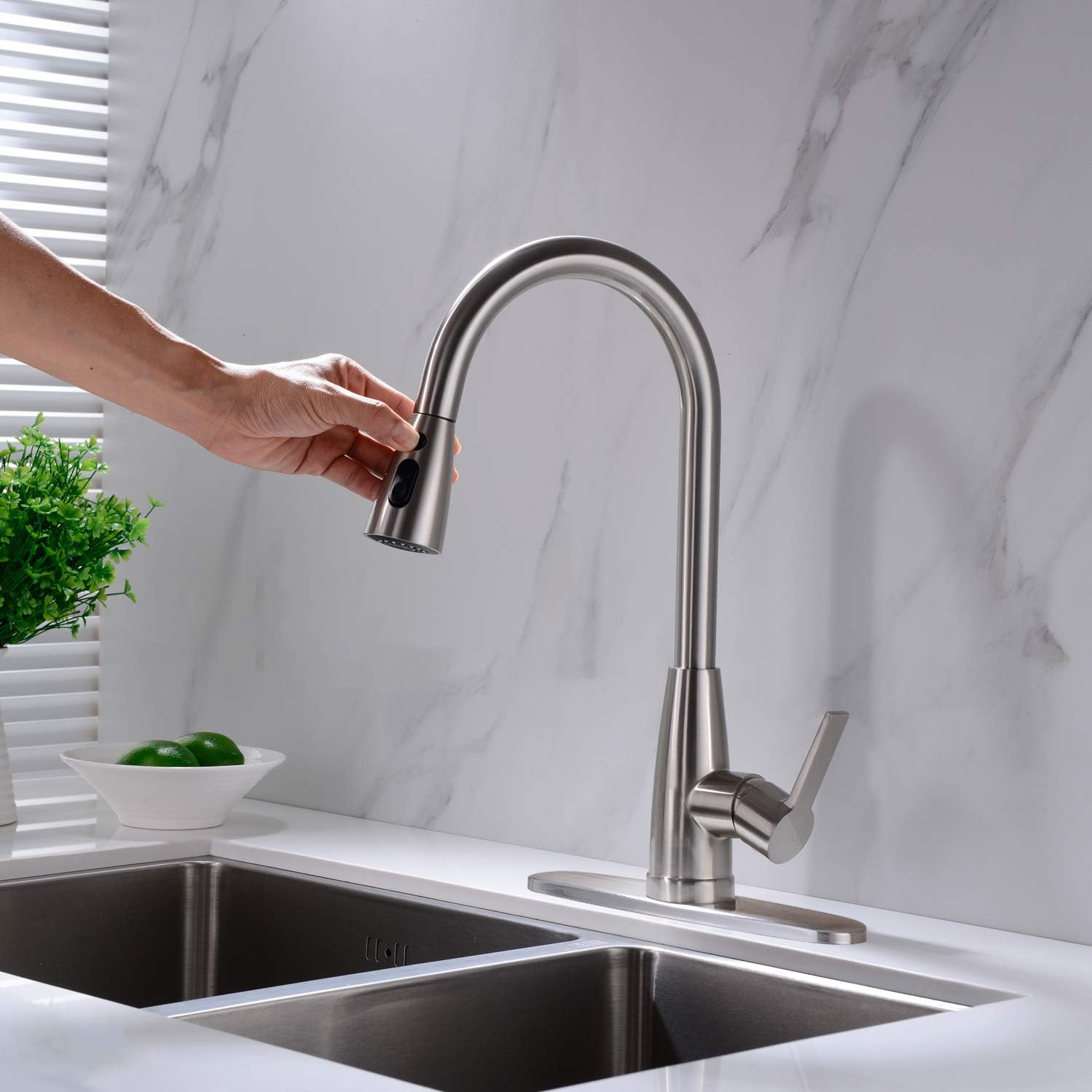 Best Seller GICASA Commercial Pull Out Sprayer Single Handle Oil Rubbed Bronze Kitchen Faucet, Pull Down Kitchen Sink Faucet