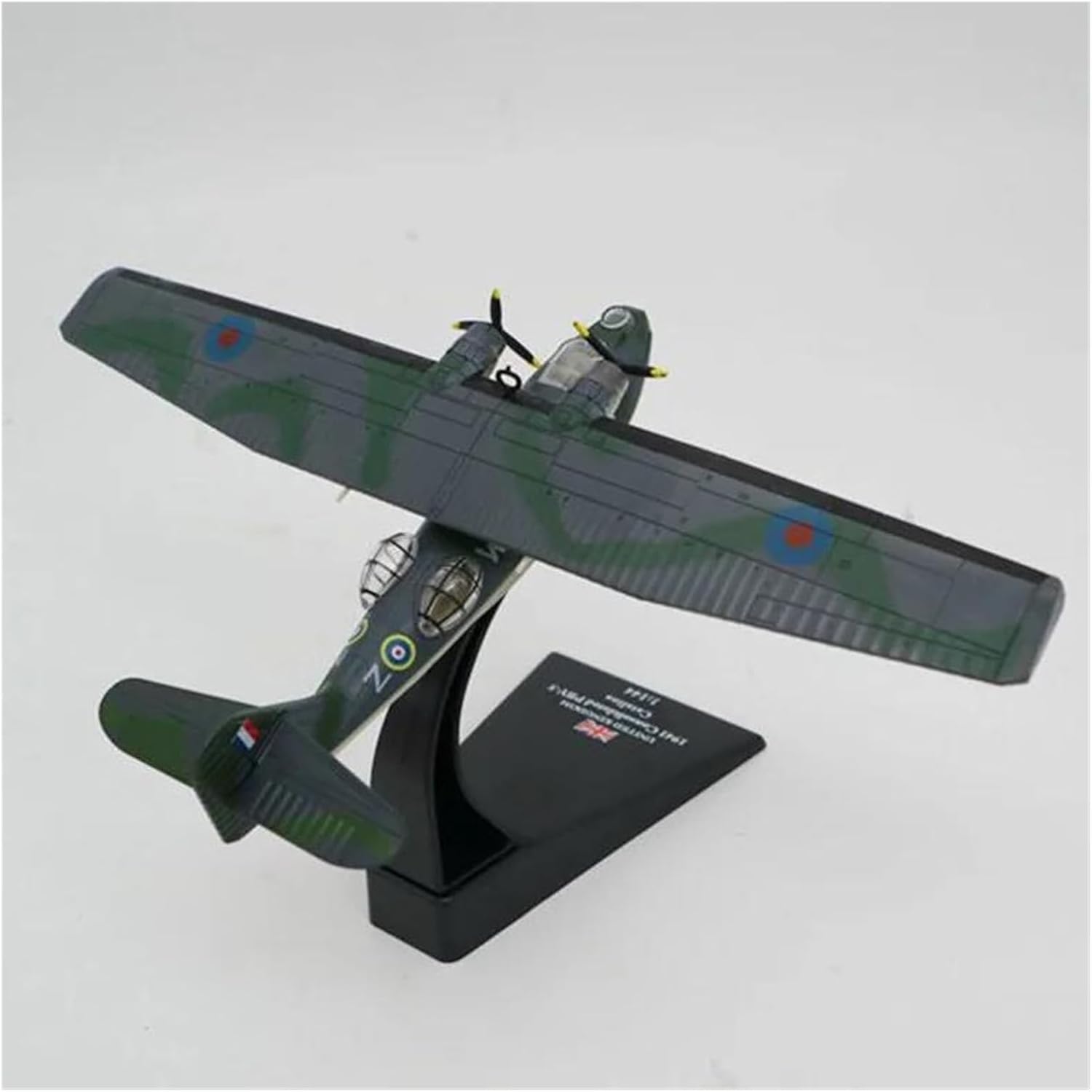 Scale Airplane 1/144 for WW2 UK RAF PBY 5 Catalina Aircraft Fighter Model Canso Amphibious Desktop Decoration Suitable for Decoration