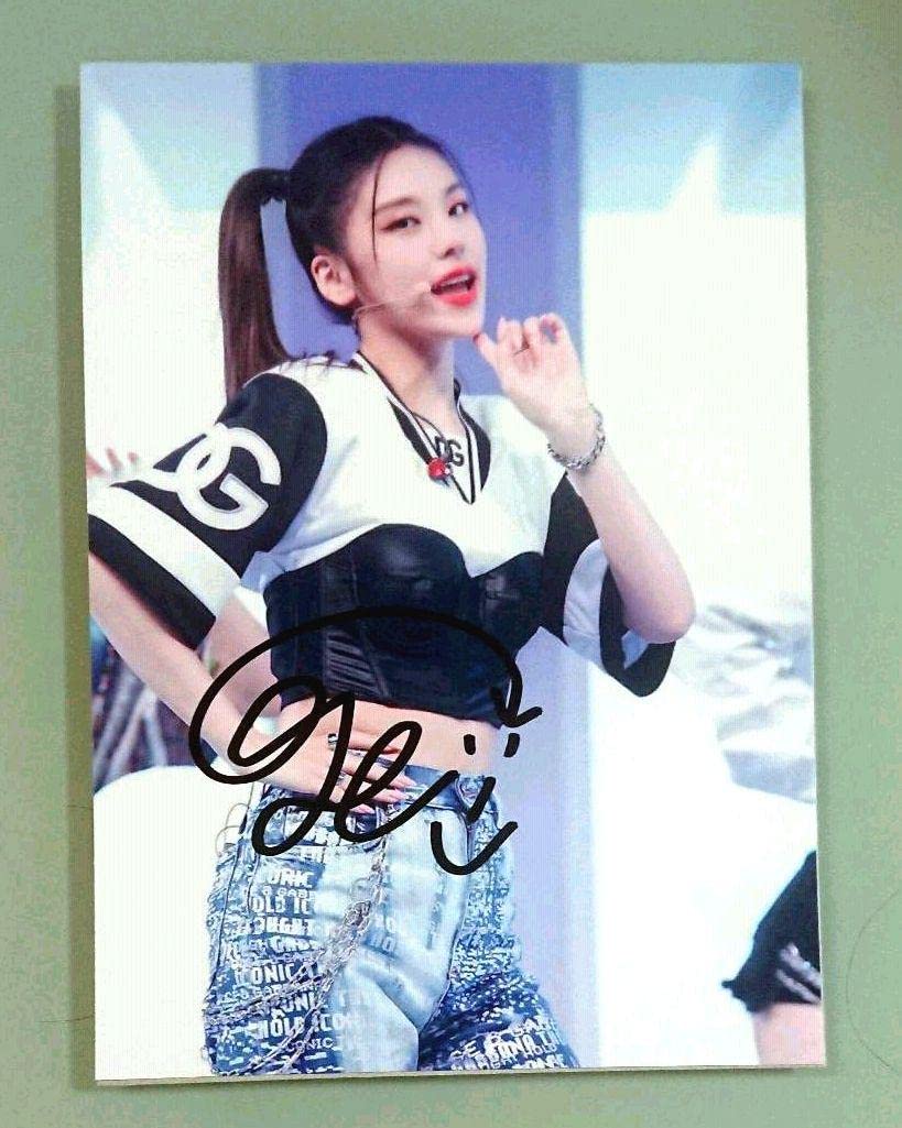 Amazon.co.jp: イェジ2Lサイズ写真イッチITZY グッズ 韓国 Amazon.co.jp: イェジ2Lサイズ写真イッチITZY グッズ 韓国
