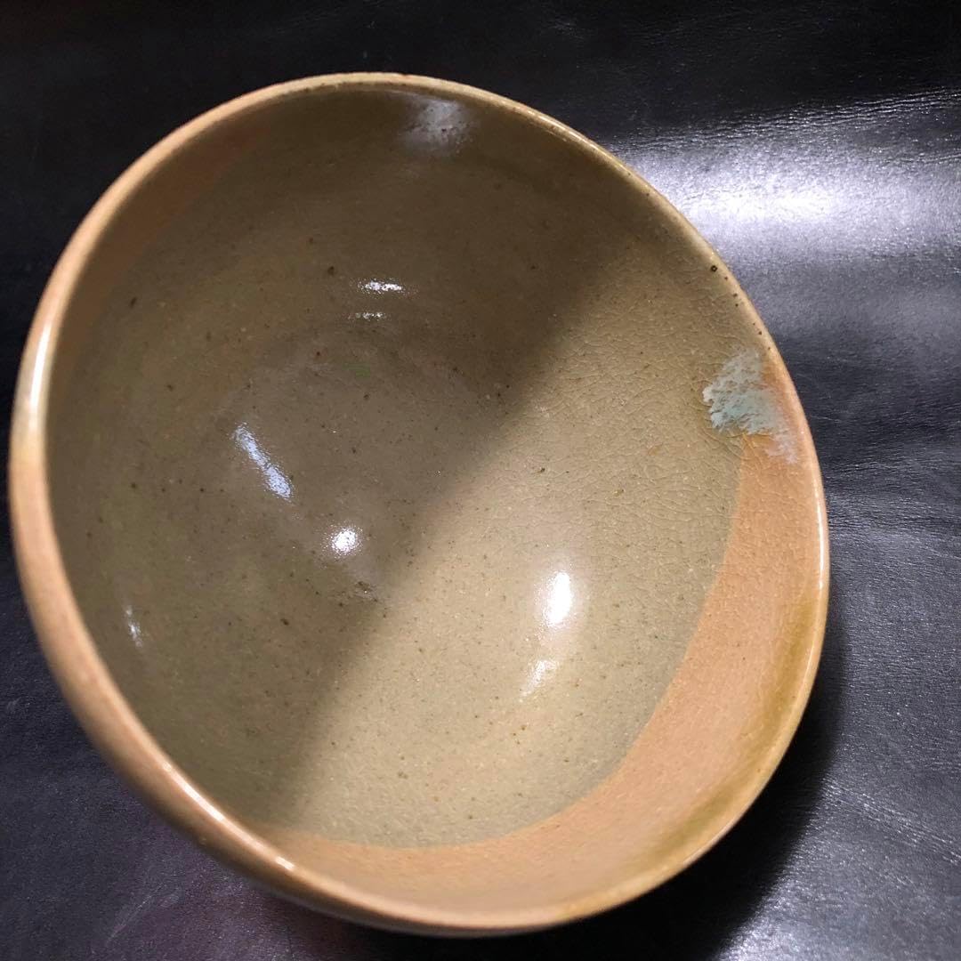 美しい古美術◾️蔵から美しい重なり合う釉薬の抹茶茶碗が出て来ました。茶道具、花道具 美しい古美術◾️蔵から美しい重なり合う釉薬の抹茶茶碗が出て来