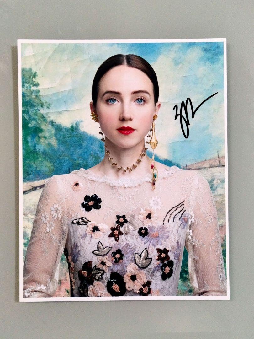 Amazon.co.jp: ゾーイ カザン直筆サイン入り超大型写真…Zoe Kazan  