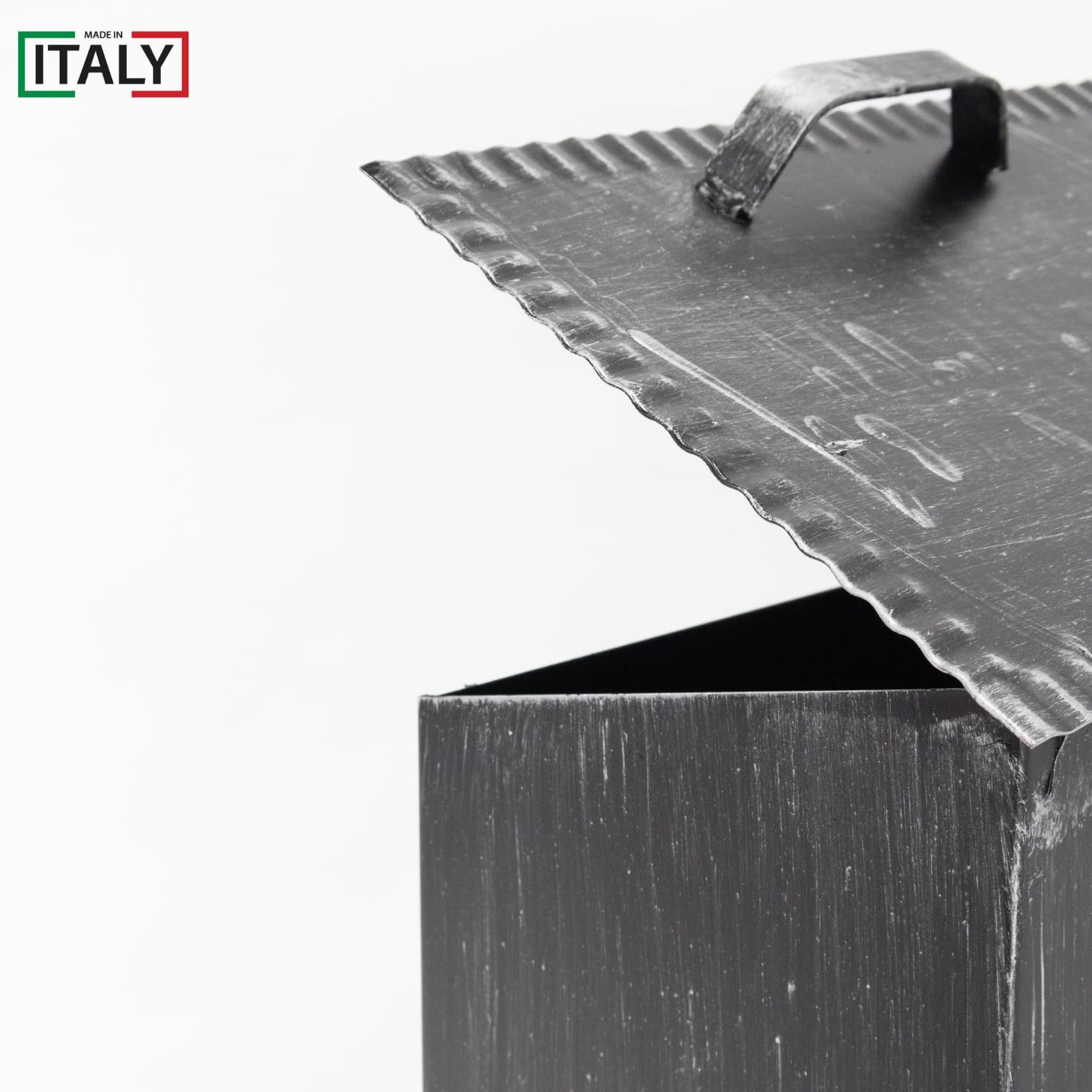 MOHOME Portapane Moderno da Tavola per Cucina in Ferro Contenitore per Pane Panini Baguette Biscotti Frutta Made in Italy Design Rustico 29 x 24 x 38 cm con Coperchio
