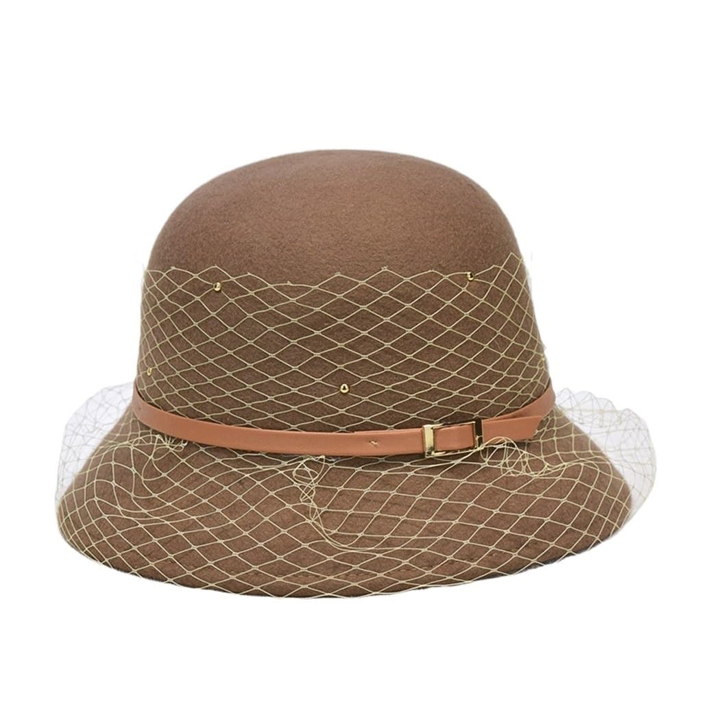 Chapeau de pot décoratif femme pour sublimer un manteau d'hiver terne en maille
