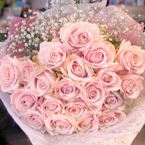 Amazon｜キラキララメ付きピンクローズ20本の花束（キラキラ白いかすみ