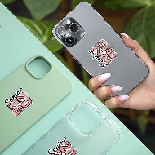 Miniatura 6 de (3 piezas) Adhesivo de graduación para adultos mayores 2026  Calcomanía motivacional de vinilo con cita de clase de 2026 impermeable para laptop,