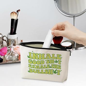 Funny Weed Makeup Bag Weed Gifts Weed Accessories Green Leaves Decor Christmas Birthday Graduation Friendship Gifts for Women Friends Leaf Lovers Aunt Her Girl Mom Grandma Travel Toiletry Bag
