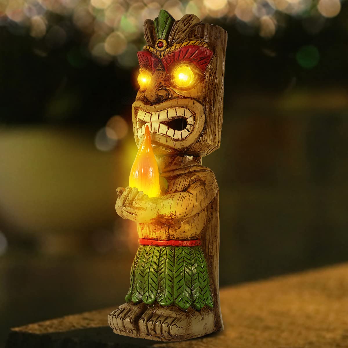 Solar Tiki Fackel Gartenstatue, Harz Tiki Dekor Figur mit solarbetriebenen Lichtern, hawaiianischer tropischer Tiki Mann Krieger, Tiki Dude, Tiki Gott, Party, Strand Dekoration