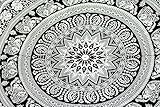 telas etnicas blanco y negro Cambio completo: esta pieza convencional de arte dará un aire totalmente renovado a tus paredes. También se puede utilizar para hacer secciones dentro de tu casa.