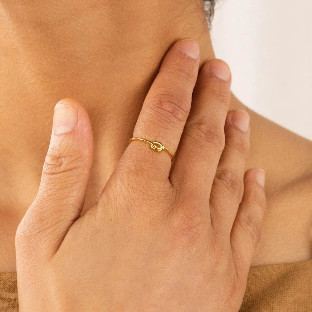 CAITLYNMINIMALIST 18K Gold Dainty Friendship Promise Eternal Love Heart Diamond Knot Ring Jewelry Gift for Women