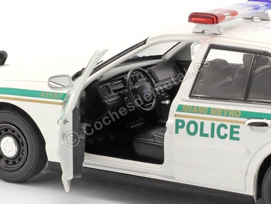 Amazon | 2001 Ford Crown Victoria Police Interceptor White Miami