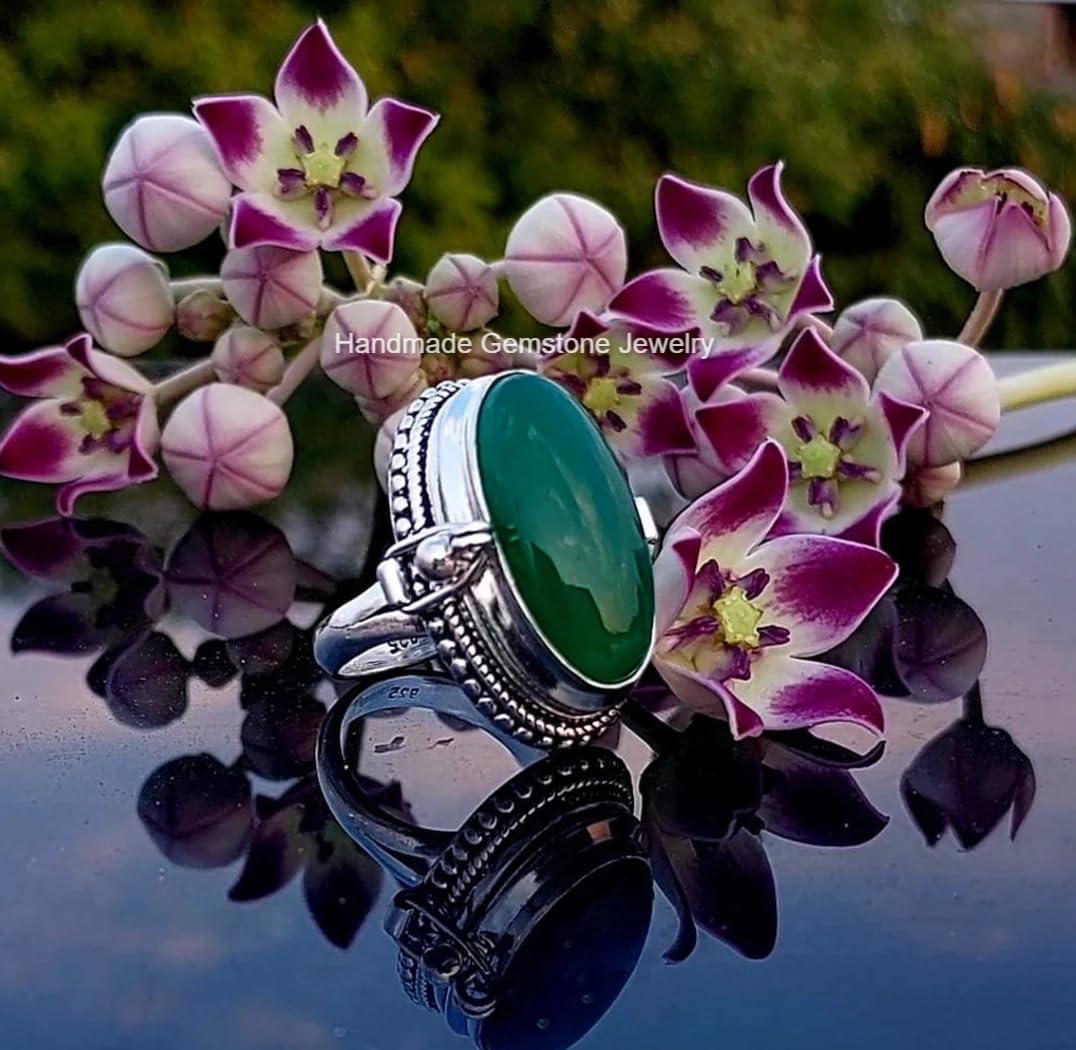 Green Onyx Ring, Poison Box Ring, Green Stone Ring, Birthstone Ring, Locket Ring, Poison Pill Box, Designer Box Ring, Vintage Ring, Secret Message Ring, Natural Onyx Jewelry, Christmas Jewelry