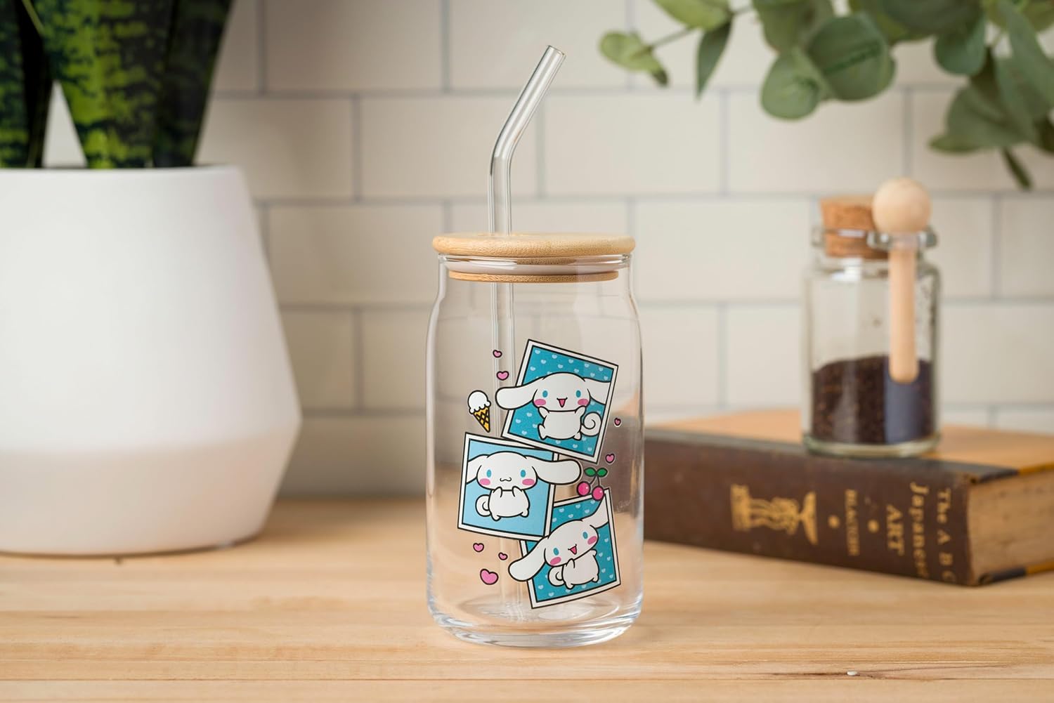 Cinnamoroll ガラス瓶 蓋付き Amazon.com | Silver Buffalo Sanrio Hello Kitty and Friends