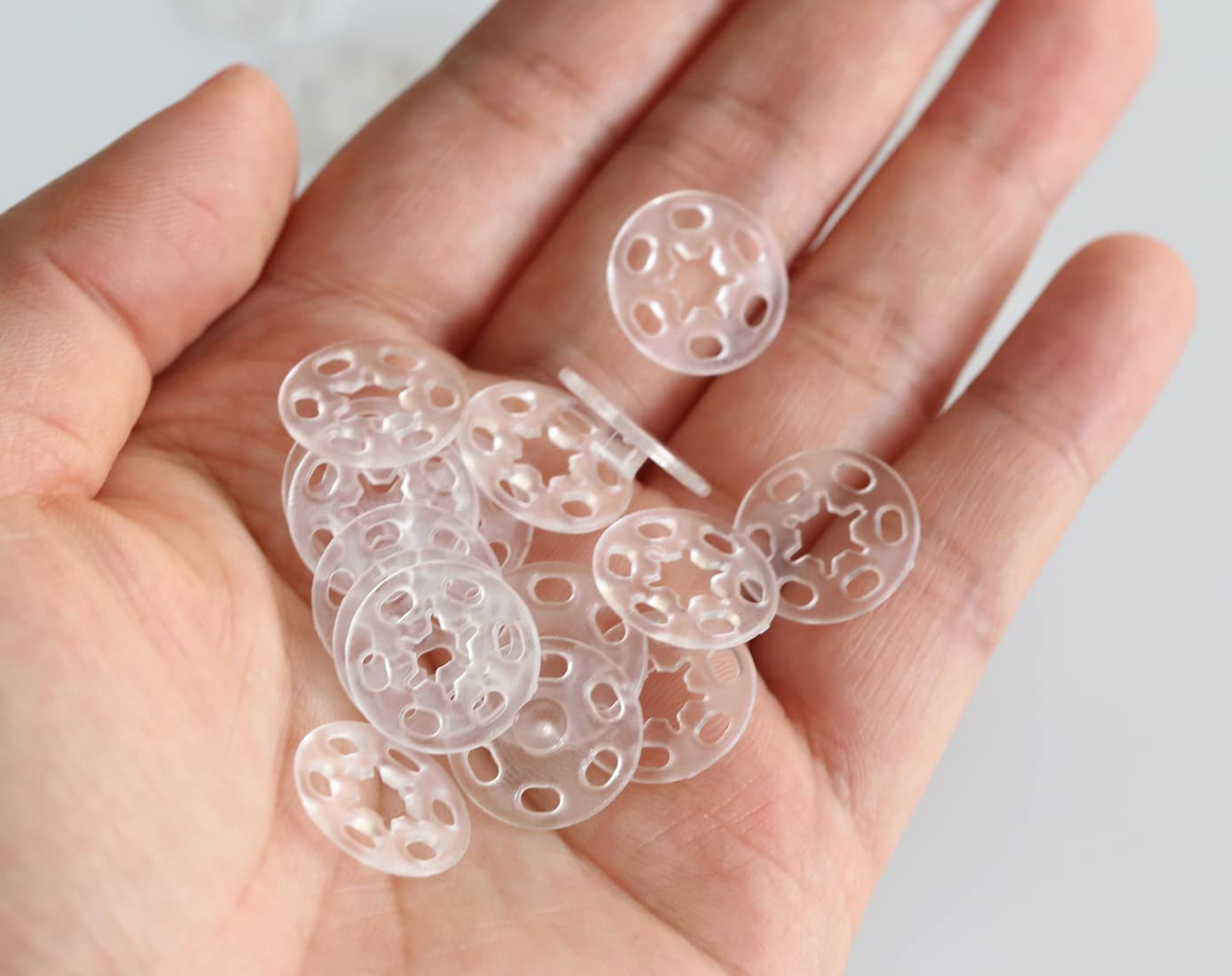 GANSSIA Botones a presión de plástico de color transparente de 15 mm para coser camisas, prendas, paquete de 80 unidades