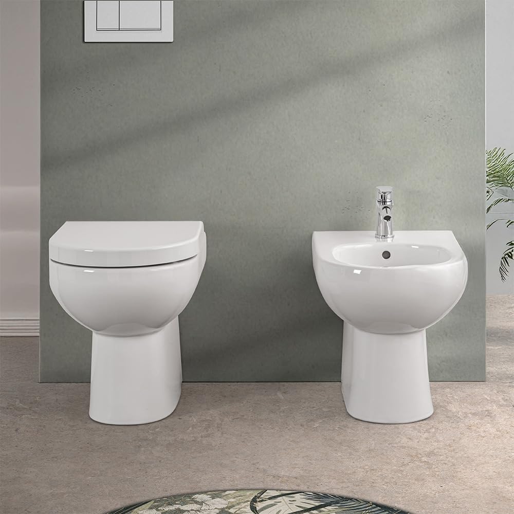 Coppia Sanitari Filomuro Rimless In Ceramica Bianco Lucida Serie Vima, L 37,5 x P 52 x H 41 Cm, Completo Di Sedile Avvolgente Soft-Close