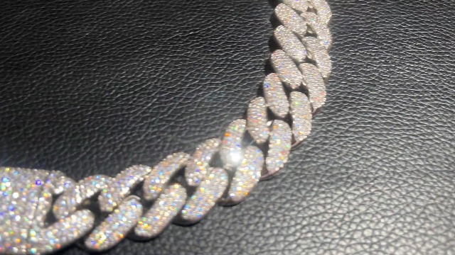 OLVLUS 20mm Iced Out Cuban Link Chain 18K White Gold Plated