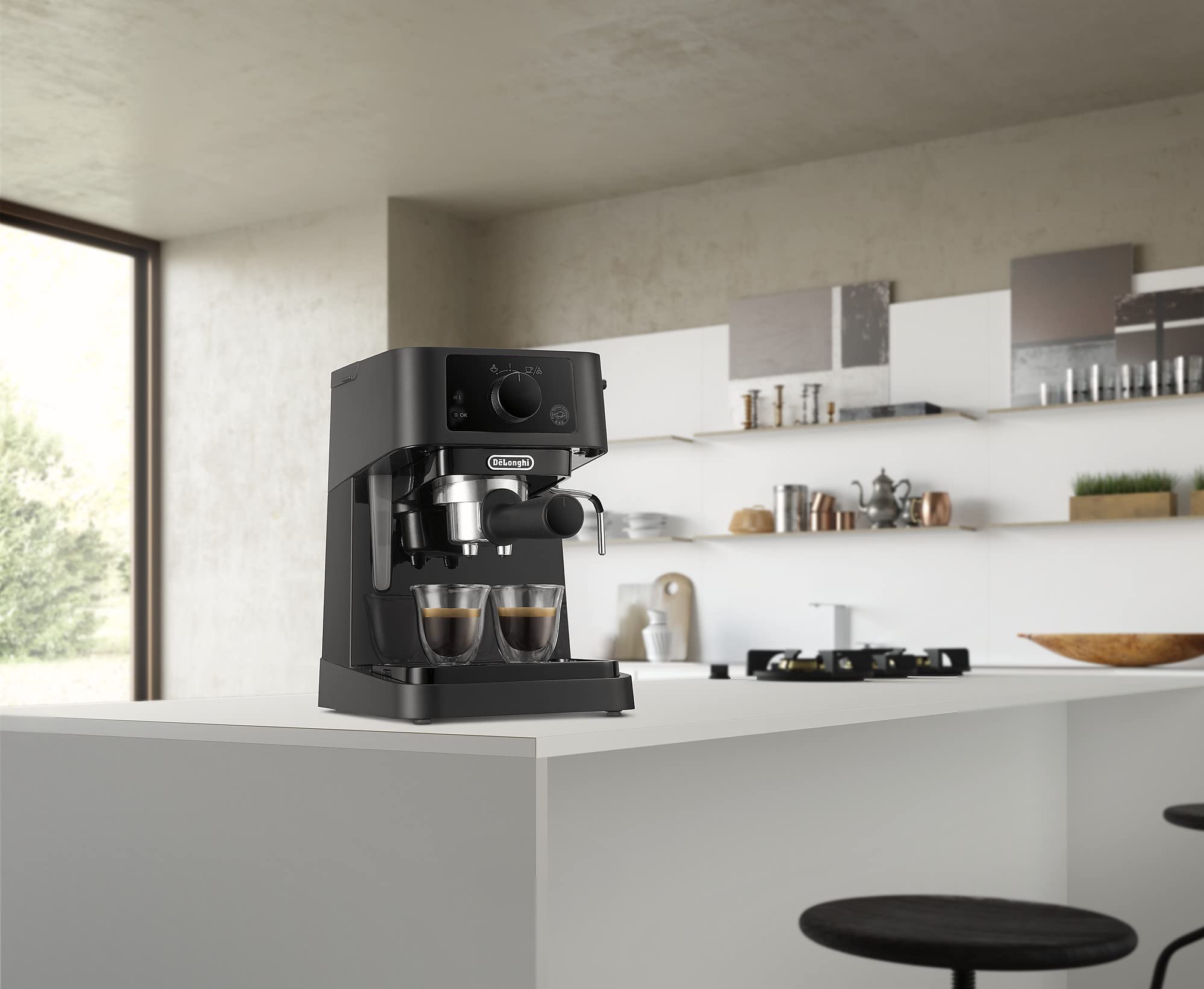 De'Longhi Stilosa EC 235.BK – tradycyjny ekspres do espresso, ekspres do kawy z ręcznym spieniaczem do mleka, do espresso w proszku, zbiornik na wodę 1 l, czarny