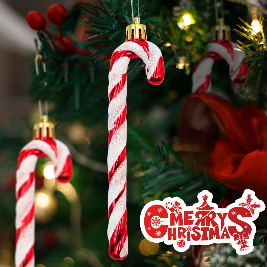 Primo Piano Dei Bastoncini Di Zucchero Su Un Albero Di Natale Immagine