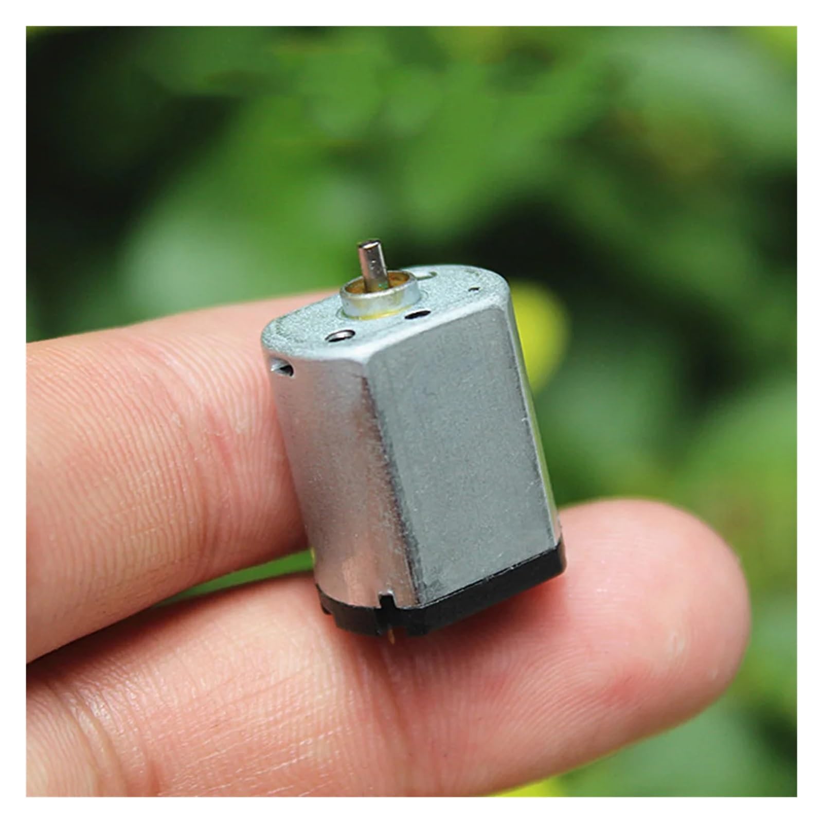 LHAOEEEYG DC 2V-5V 3.7V 12000RPM Flat Electronic Starter Short Shaft Electronic Starter Powerful 1.5mm Shaft Diameter Boat Models