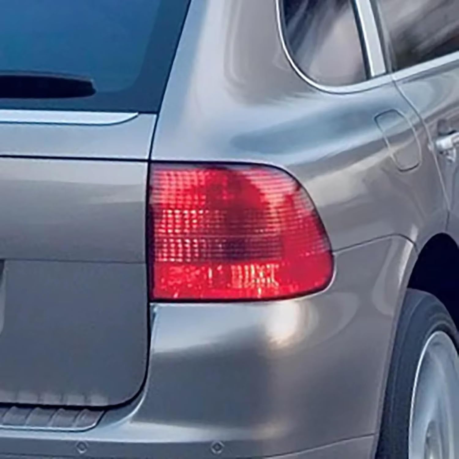 Tail Lamp cover For Porsche For Cayenne 2003 2004 2005 2006 Car Rear Taillight Shell Brake Lights Shell Taillight Lens Replace The Lens (Right)