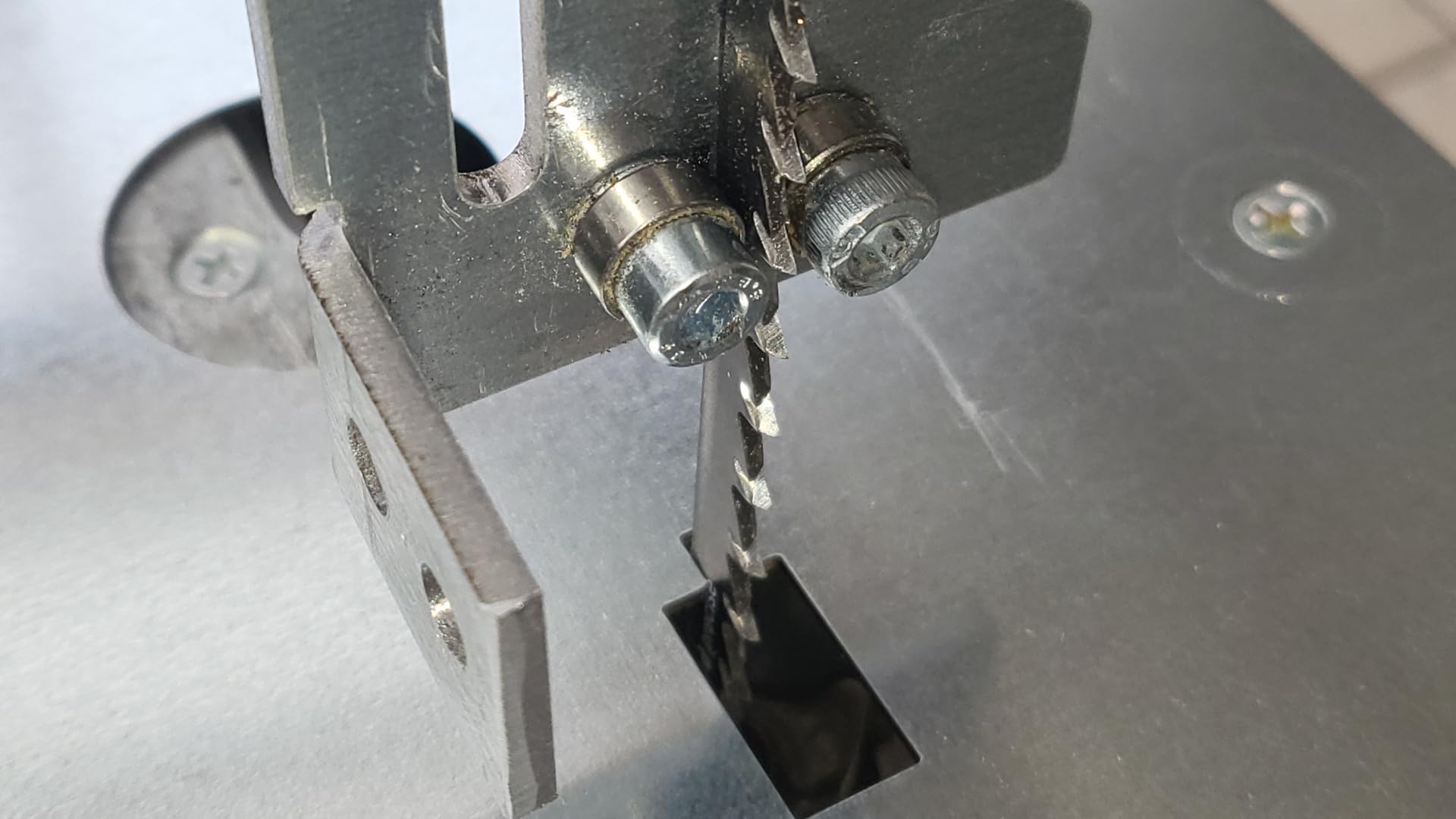 großer Stichsägetisch Trenn-Biber 011FR mit Rollenführung für alle Stichsägen