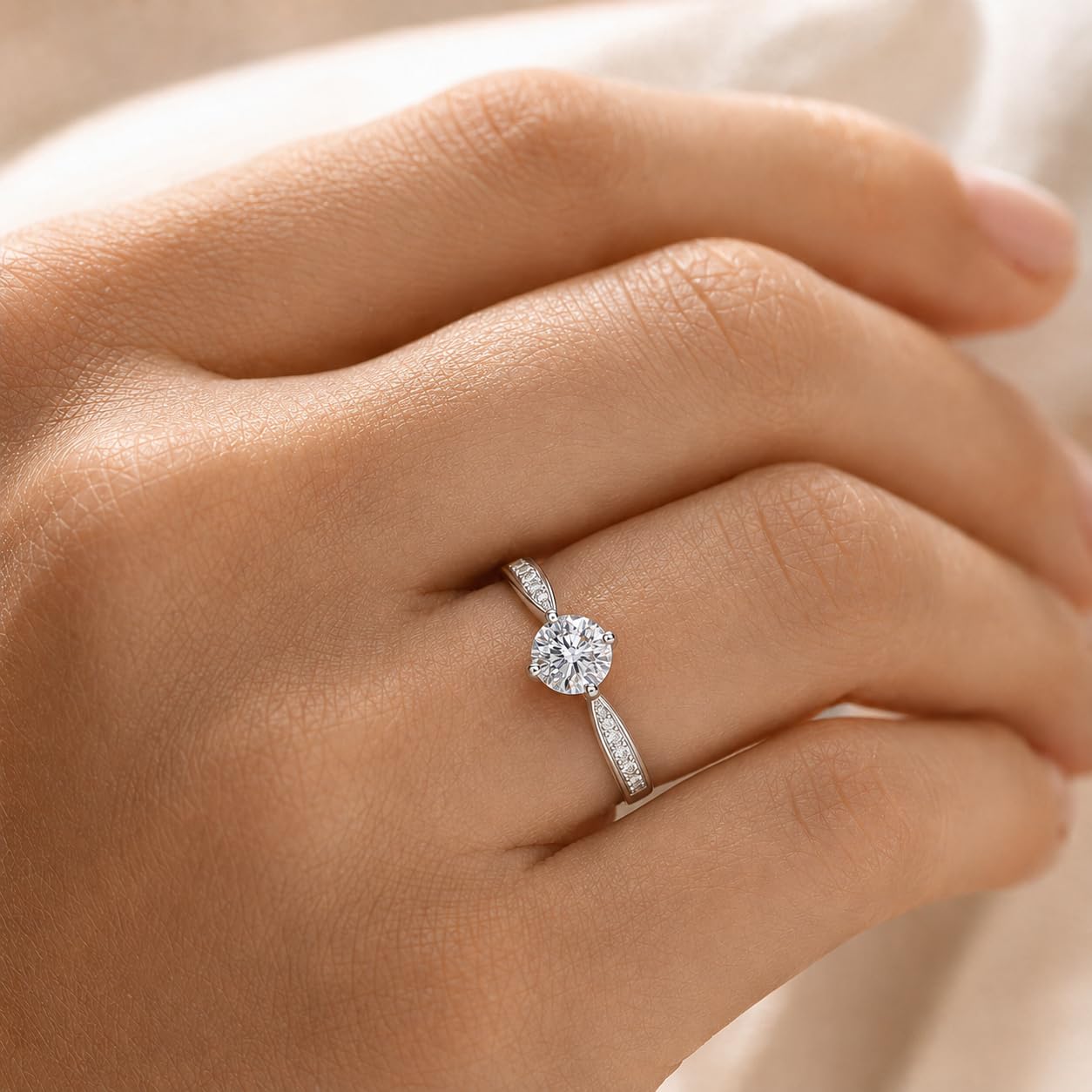 Moissanite Ring für Frauen Damen, engagement ring，verlobungsring | 1ct D Farbe VVS1 Klarheit Brillante，925 Sterling Silber Runde Schliff 18K Weißgold überzogen Versprechen Ringe für Frauen