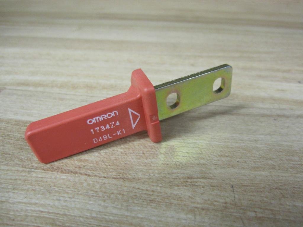 OMRON D4BL-K1 250 V, 3 A, 300 VAC, 50 MILLIOHMS (MAX.), 78.7 MM, Horizontal, Key, Operation, Safety Switch