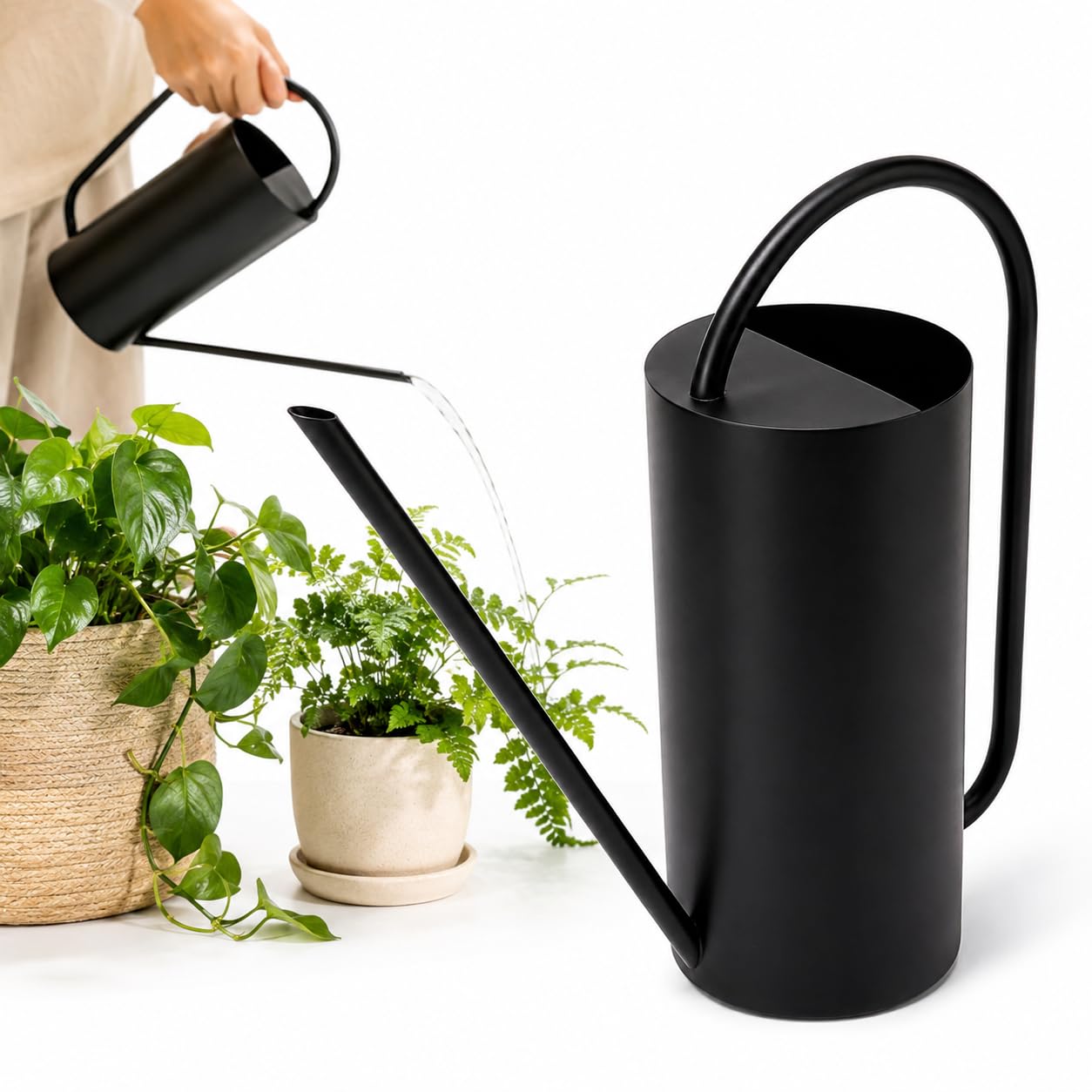 Arrosoir Plante Interieur, 1500 ML Petit Arrosoir en Acier Inoxydable De Jardin avec Un Long Bec Fin pour Plantes D'intérieur et D'extérieur, Noir