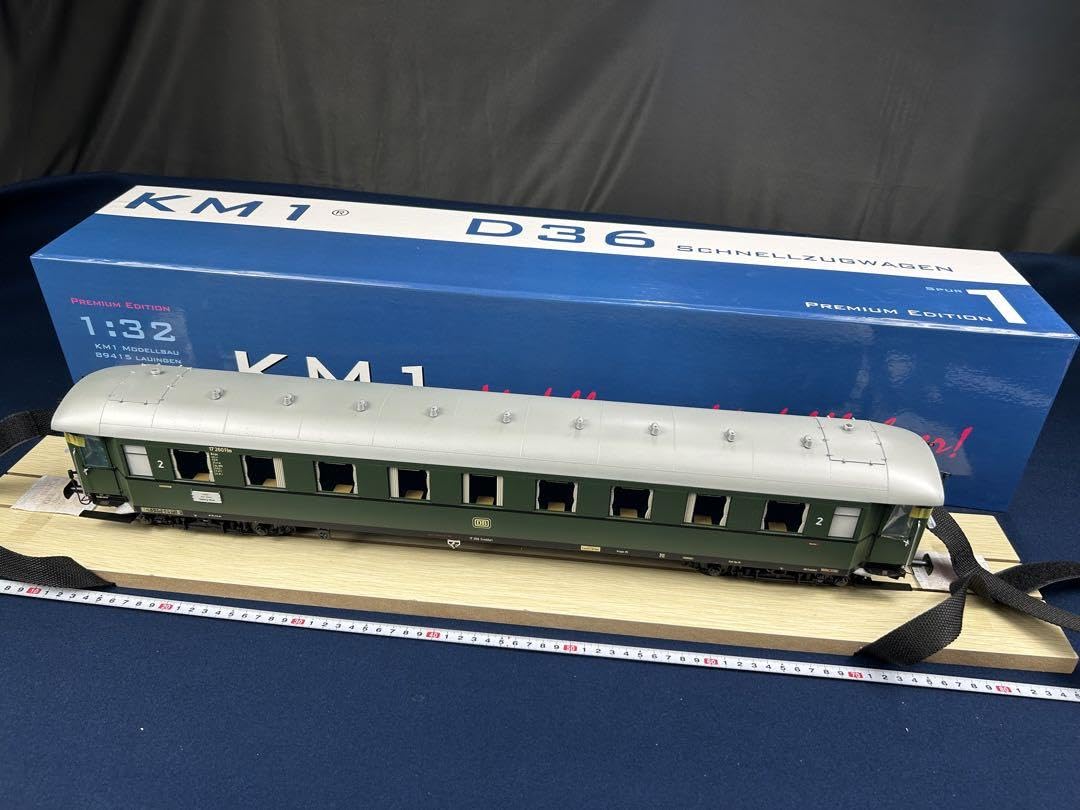 ドイツ 急行列車 KM1 D36 Schnellzugwagen 203511 Amazon | ドイツ 急行列車 KM1 D36 Schnellzugwagen 203511