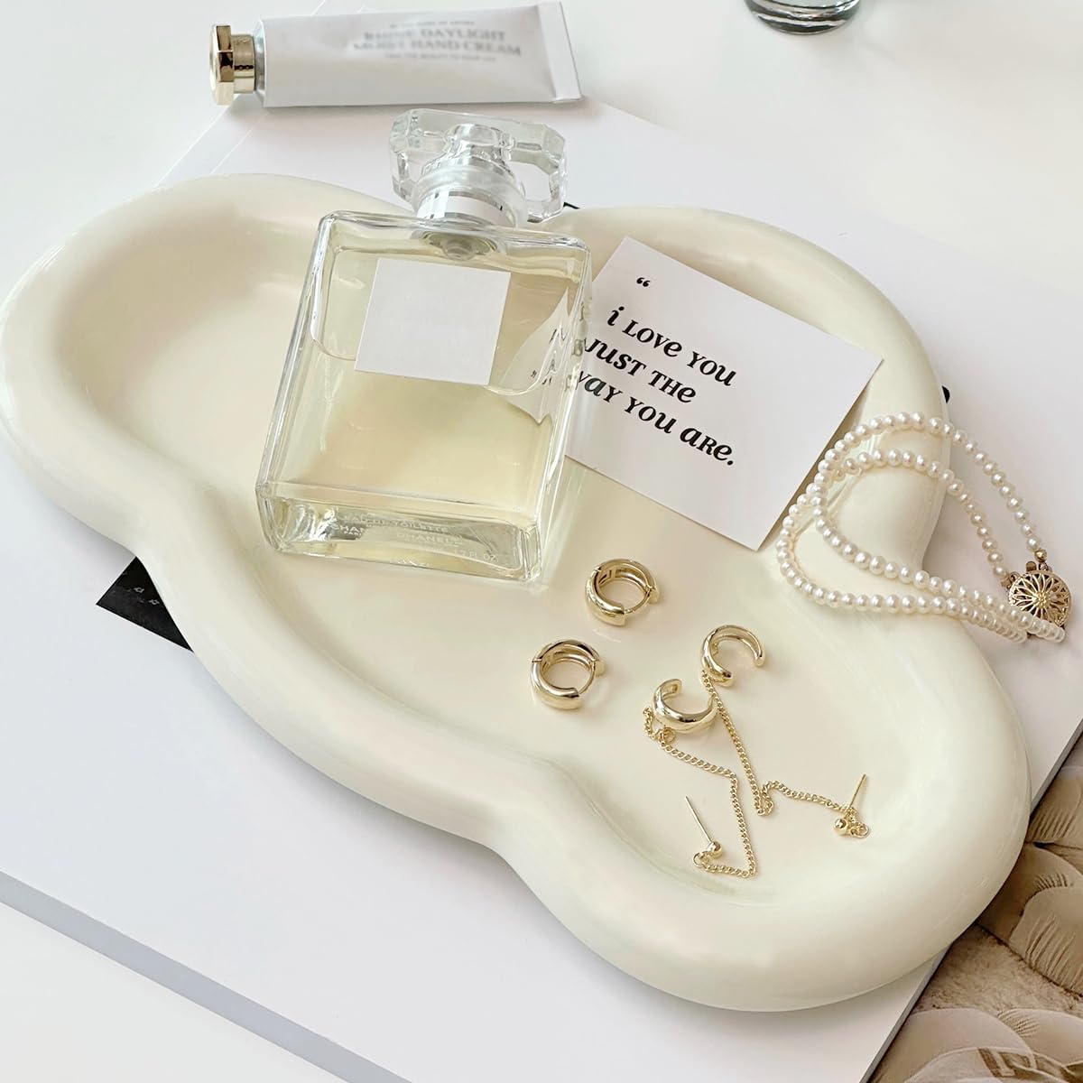 THMINSTHMINS Jewelry Tray Trinket Dish for Women, Cloud-shaped Trinket Dish,Cute Ceramic Plate Dresser Jewelry Storage Tray,Gift for Woman(Cream Yellow)
