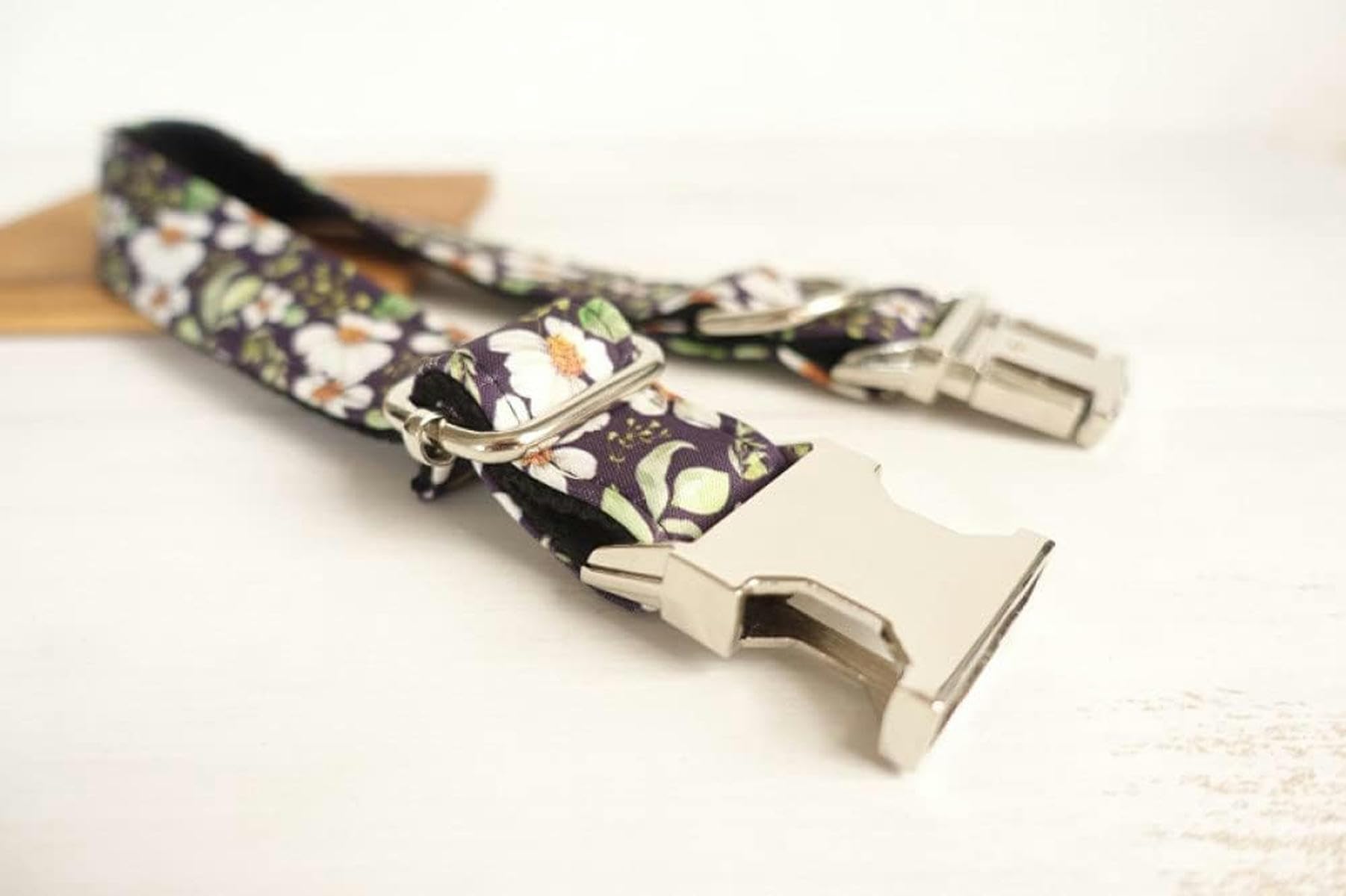Collar de Perro Suave y Resistente con pequeñas Flores Collares de Perro 5 tamaños - Correa de Collar de Pajarita - S