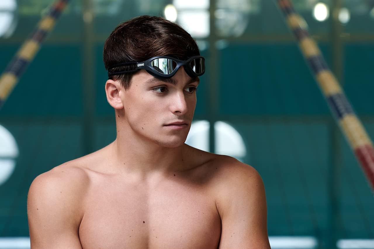 ARENA Occhialini da nuoto unisex 365 per adulti, comodi, anti-appannamento, per nuotatori fitness