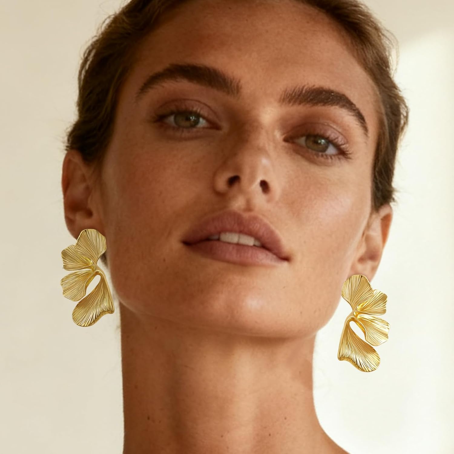 Chunky Gold Earrings for Women Large Gold flower Earrings Tropical White Floral Earring Big Summer Beachy Studs Earring Statement Trendy Jewelry Fashion Vacation Accessories for Women - Image 4
