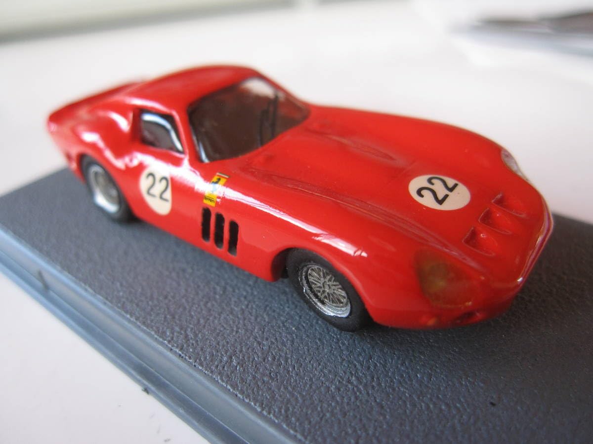 Mattel社 フェラーリ 250GTO Amazon | HotWheels 1:18 フェラーリ