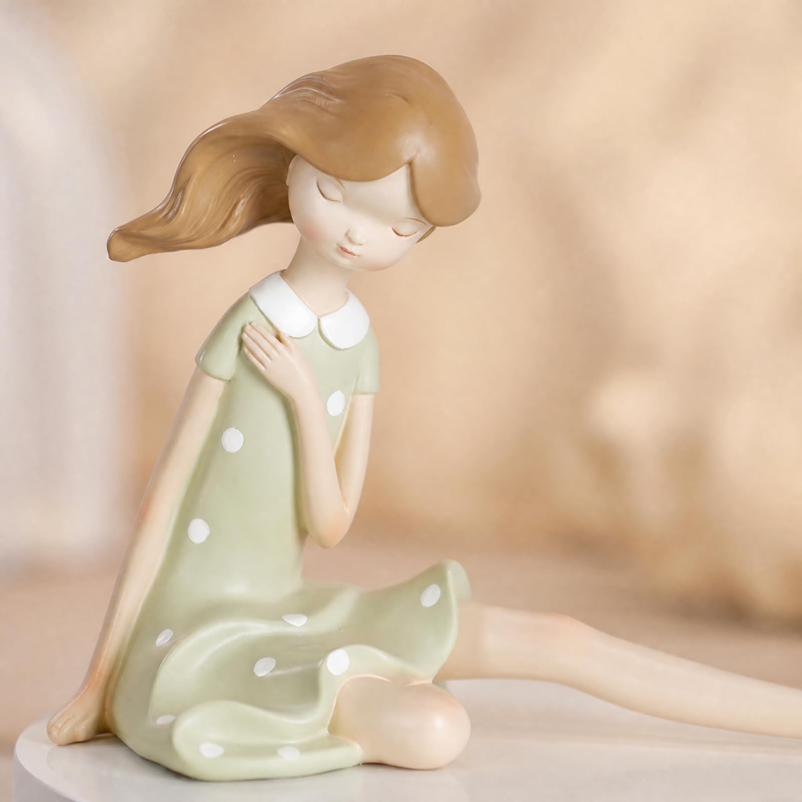 Milageto Figura Resina Sintética Adorno Mesa con talles Pintados Compacto Figura con Volumen Molada para Dormitorio, Oficina, Caja Regalo Sombrero