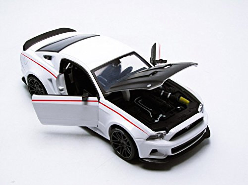 Maisto - 31506w - Ford - Mustang Street Racer - 2014-1/24 Scala