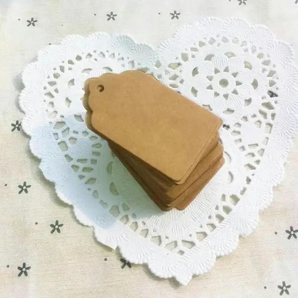 1000 Stück/Los Kraft-Geschenkanhänger, gewellte Kante, Hochzeitsfeier, Papieranhänger, Preisschild, Hängeetikett, individuelle Anhänger, 1000 Stück