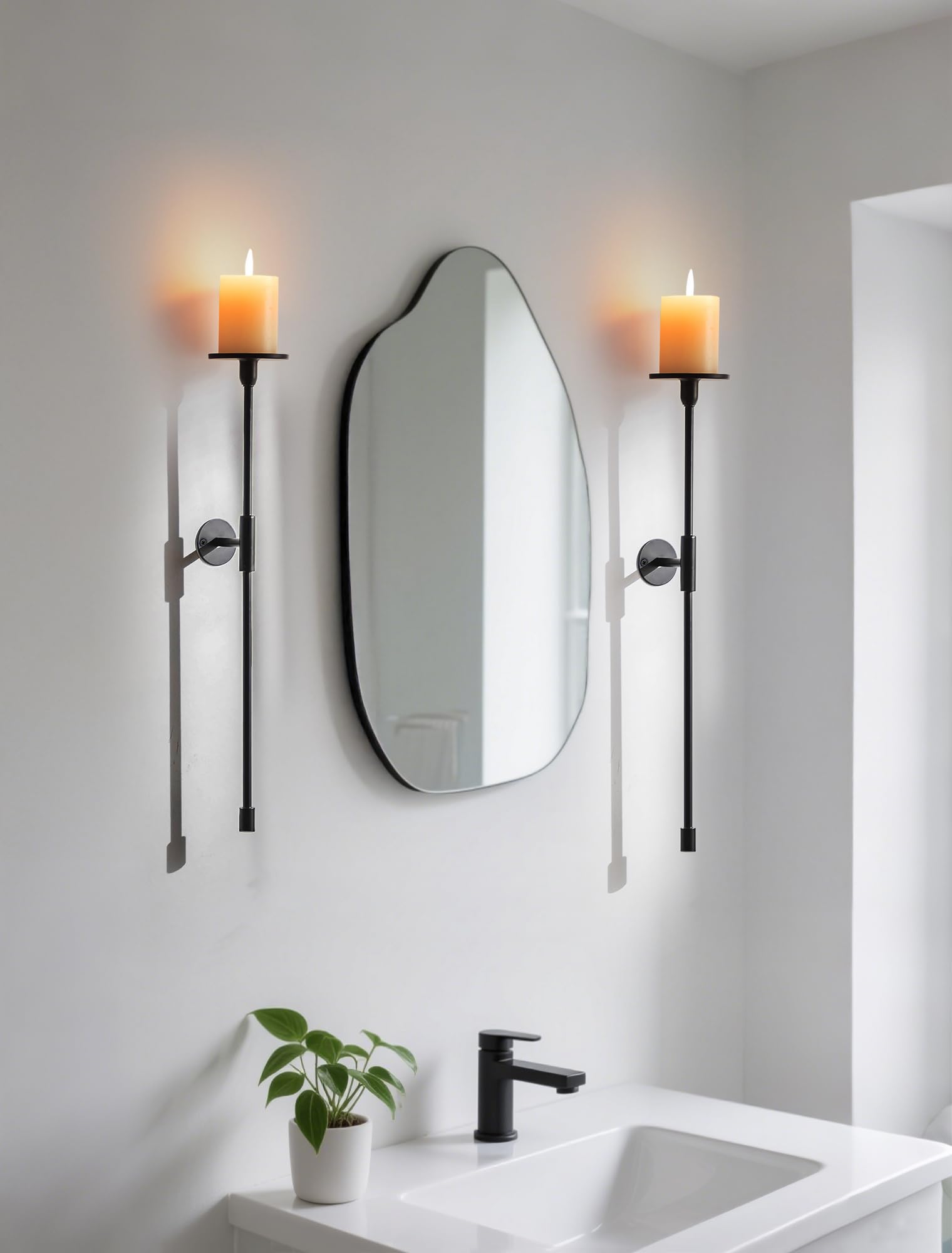 Sziqiqi Portacandele da Parete Nero: Applique da Parete Lunghe 60cm per Candele a Colonna - Candeliere da Parete in Metallo Set di 2 - Decorazione Murale Moderna per Soggiorno Bagno Camino Corridoio