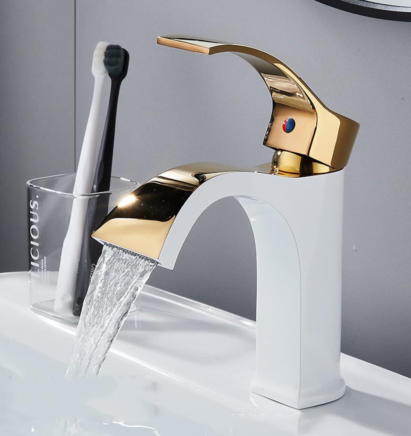 Robinet de salle de bain cascade pour lavabo moderne et vasque design noir