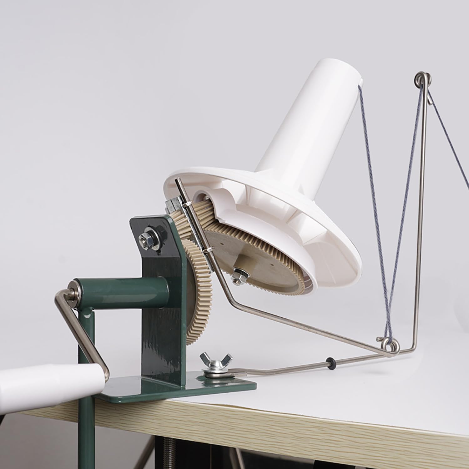 Enrouleur de boule de fil électrique, enrouleur de laine à tricoter domestique, quantité d'enroulement 400-500 grammes, diamètre de fil applicable 3 mm, vitesse réglable et fonction de comptage