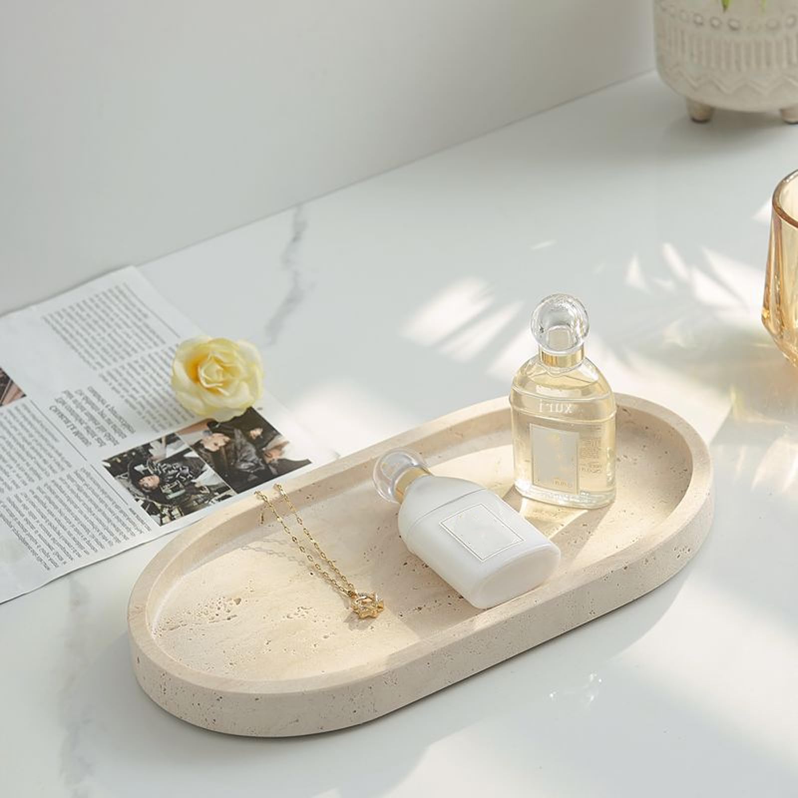 Plateau, Plateau Ovale de Salle de Bain en Travertin Naturel Plateaux Decoratif Beige à Bord Surélevé Plateaux à Bijoux 25 x 12 cm pour Cosmétiques Produits de Soin Bijoux Parfums et Bougies