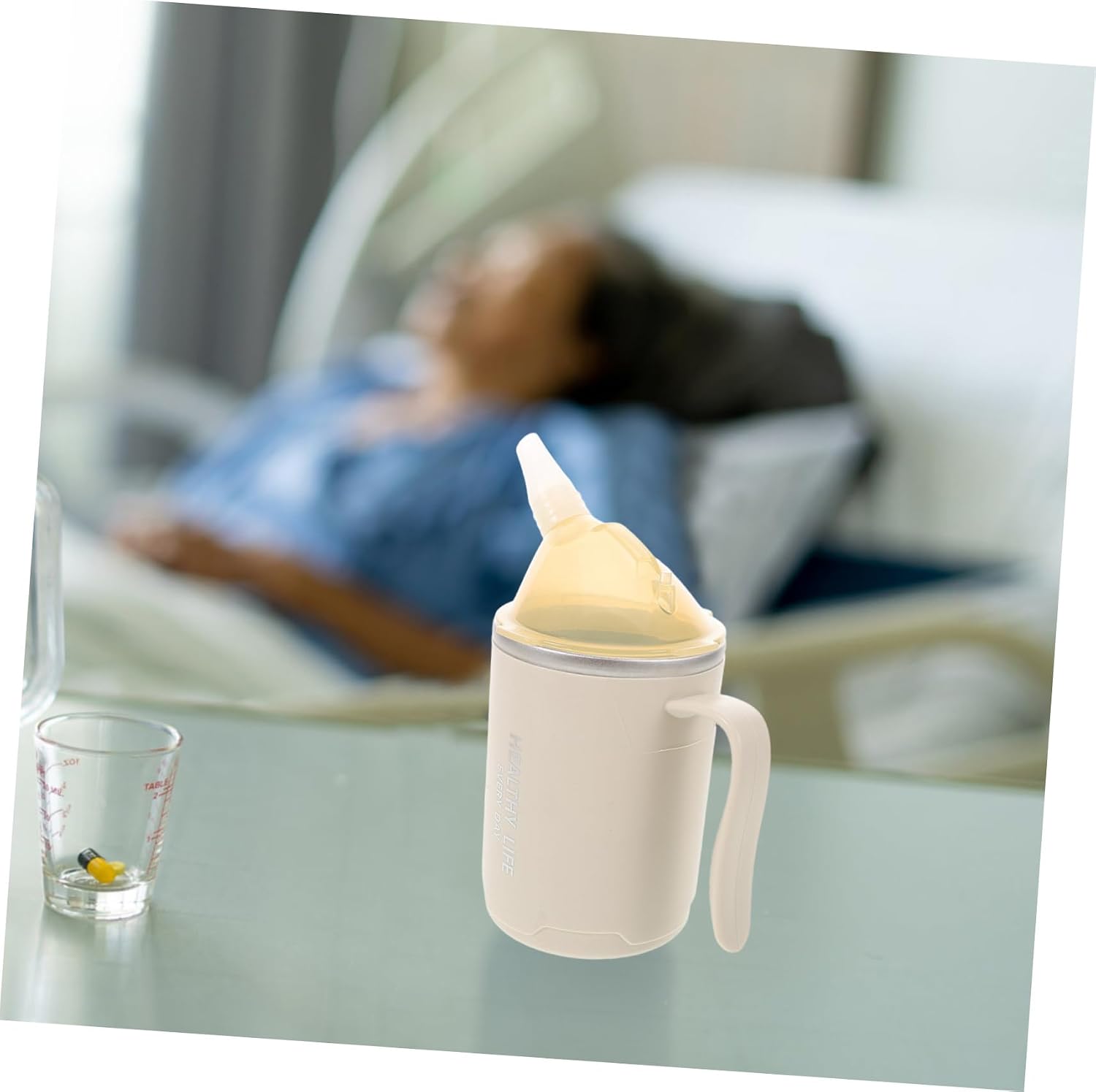 Nursing Cup for Elderly with Lid and Straw 400ml Spill-Proof Adaptive Drinking Cup for Dysphagia Handle Beaker for Seniors and Bedridden Patients