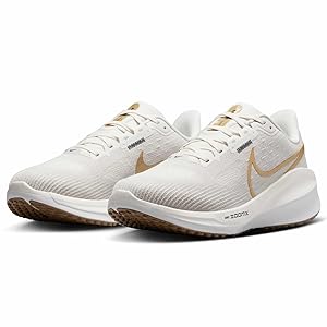 Amazon.com: Nike Vomero 17 - Tenis de correr para mujer