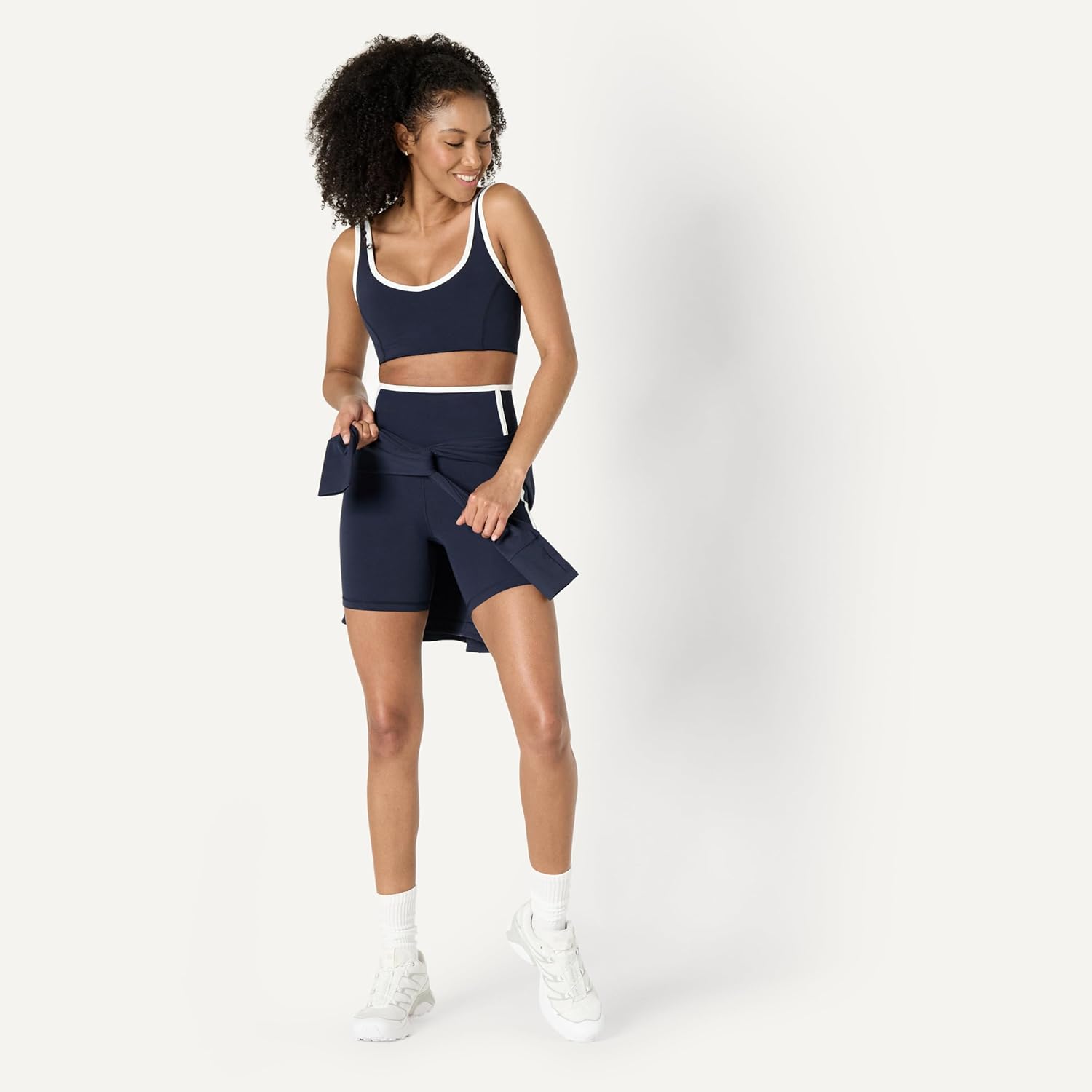 Amazon Essentials Women's Active FormFlex Buttery Soft Light Support V-Neck Sports Bra with Contrast Trim - Image 5