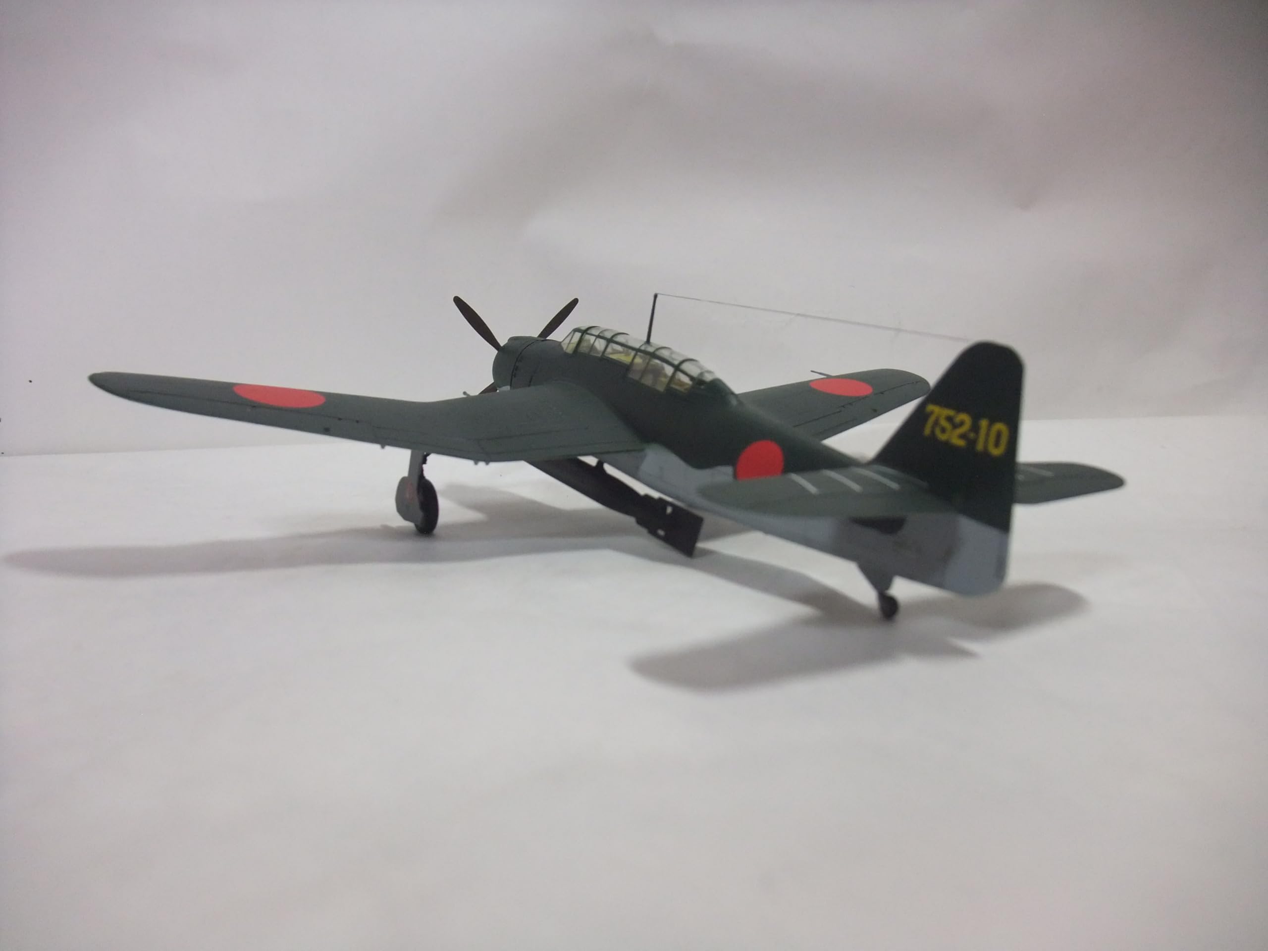 Amazon | 完成品 日本海軍 流星改 戦闘攻撃機48分1サイズ