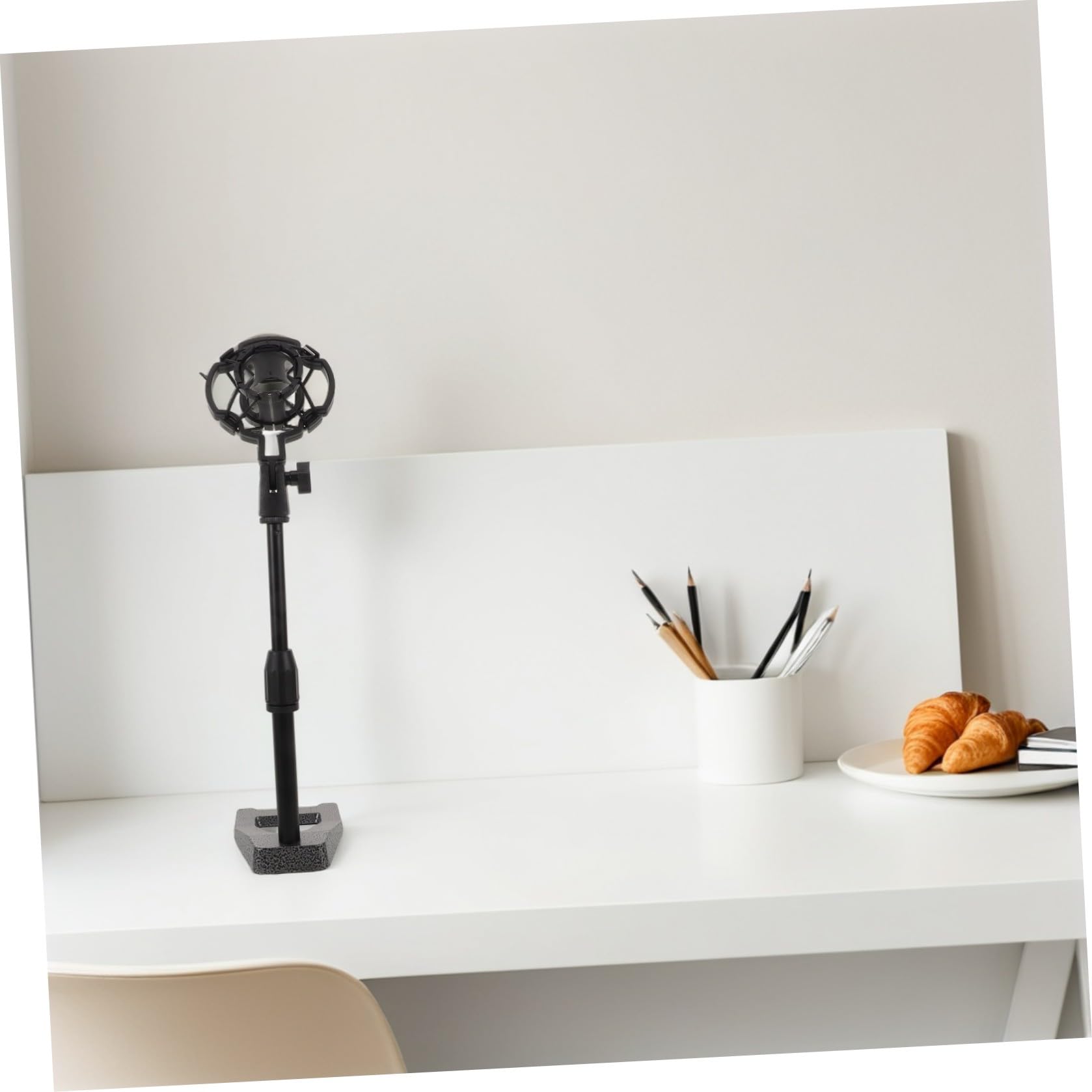 Supporto Microfono da Tavolo Regolabile Base Zavorrata Nero | Conferenze e Produzione Musicale, Struttura Metallo e Plastica, Supporto Antivibrazione Incluso, Design Compatto