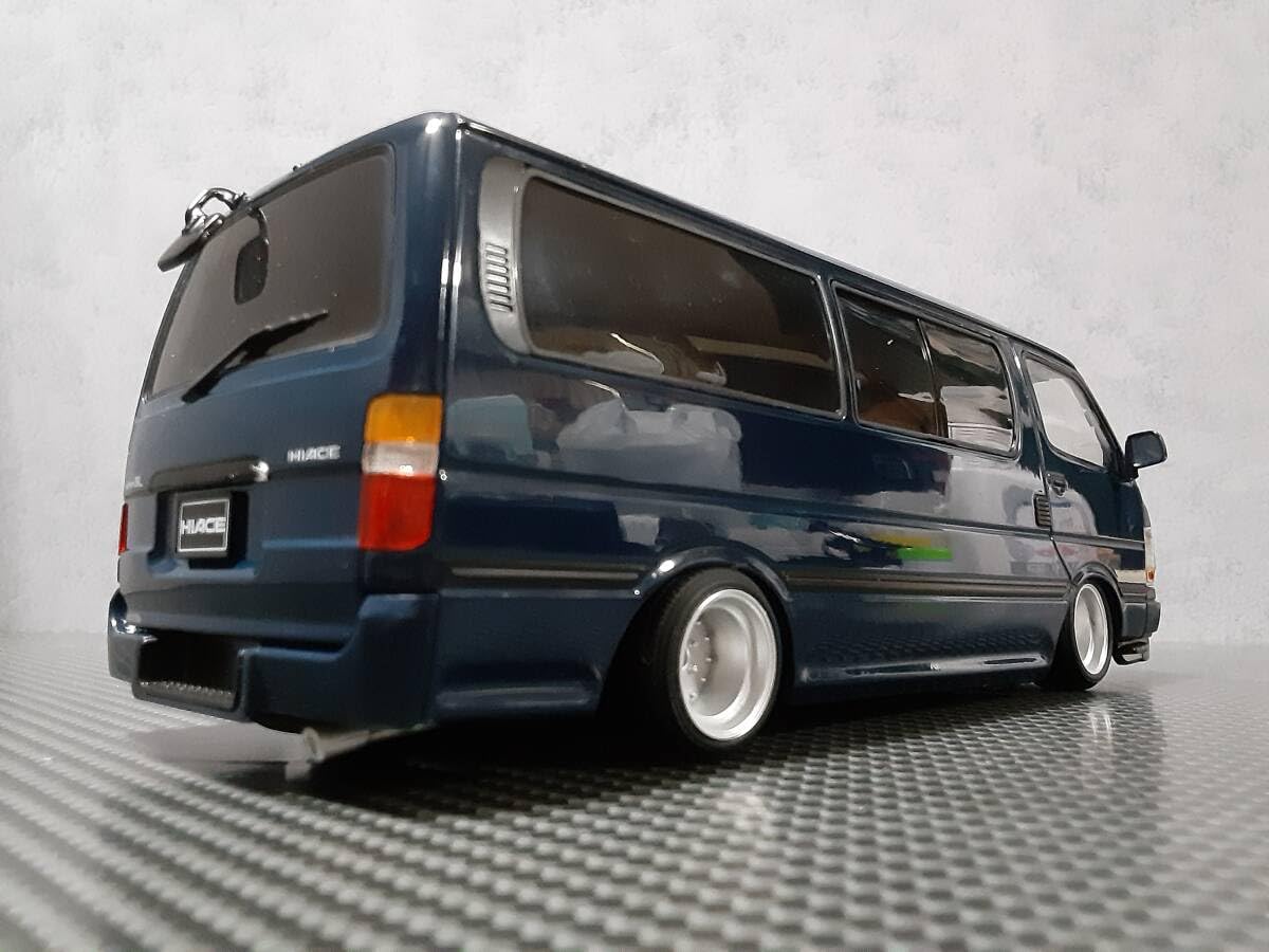 アオシマ　ハイエースバン100系SUPER GL1996年未開封1/24ミニカー アオシマ ハイエースバン100系SUPER GL1996年未開封1/24ミニカー