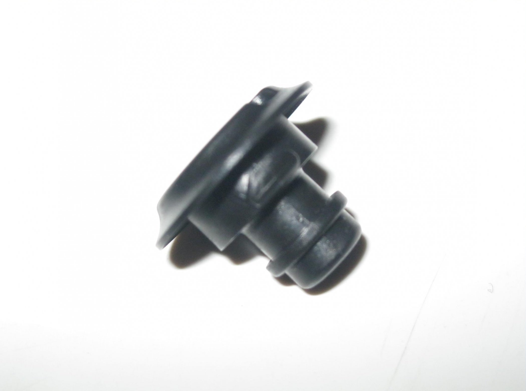 BMW Fuel Filler Flap Door Lock Rod Guide Sleeve 7075026 