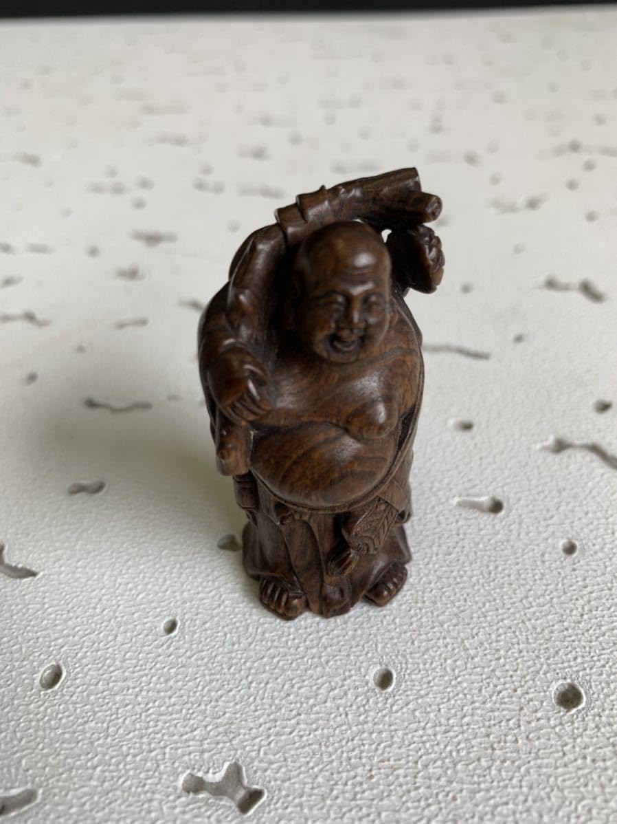 Amazon.co.jp: 根付 布袋様 天然木 銘吉昭 高さ約5cm 横約1.8cm