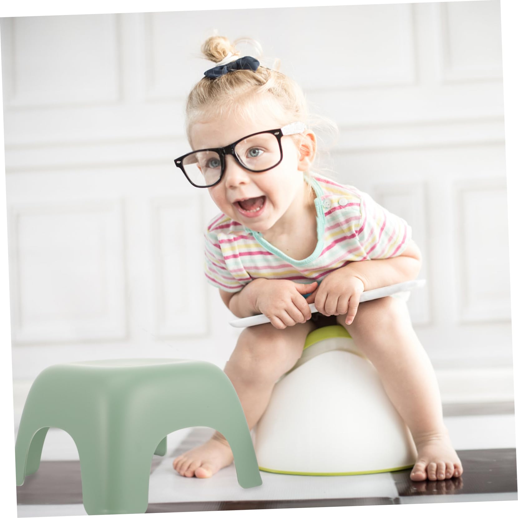 DECHOUS Sgabello Piccolo Pp Plastica e Leggero in Bambini Multiuso da Antiscivolo per Bagno e Camera Letto, per Scuola e Casa